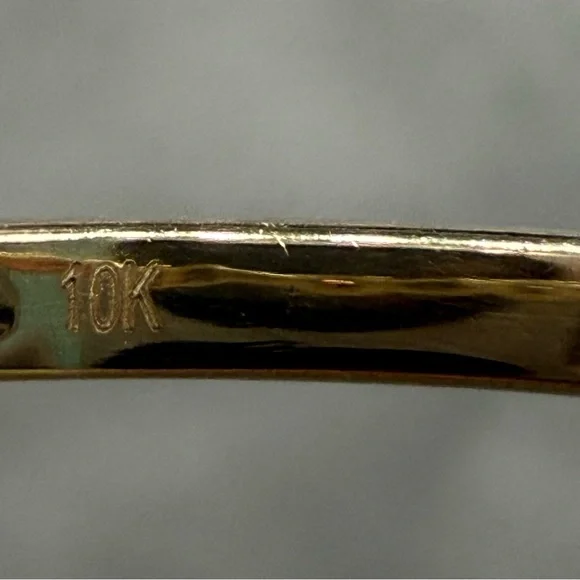 10K Yellow Gold and Diamond Ring - Picture 6 of 6